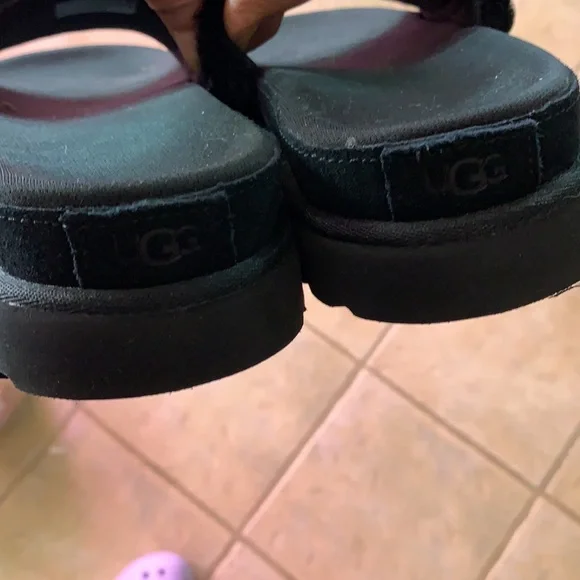 Ugg slippers - Picture 3 of 3